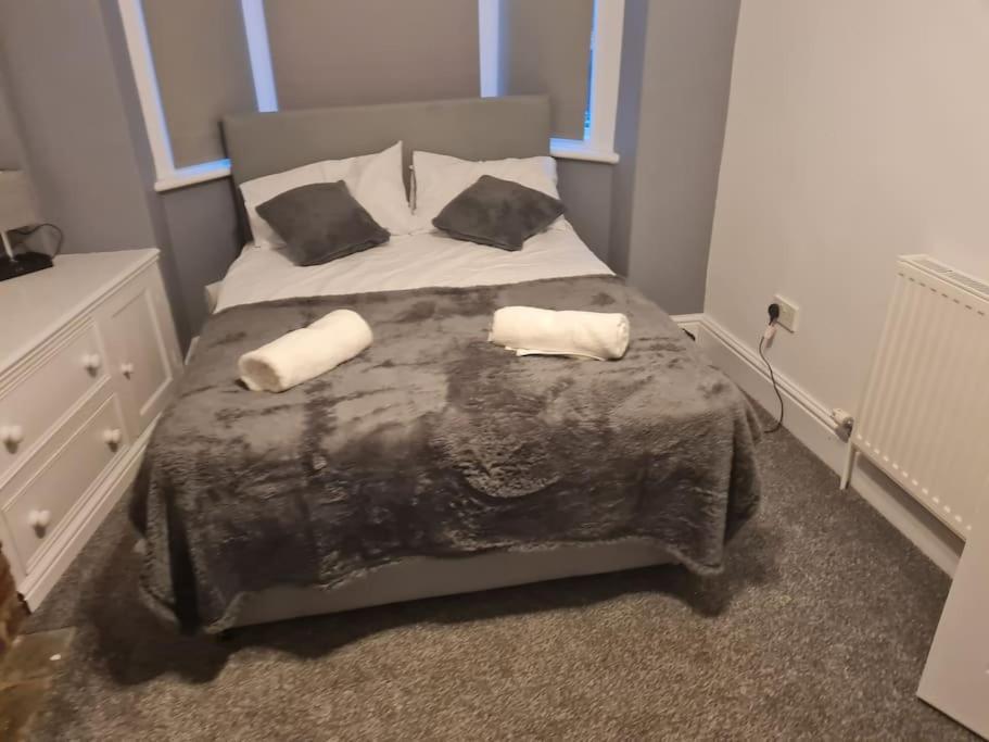 Primrose Stays - 3 Bedroom House Stoke-on-Trent Exteriör bild